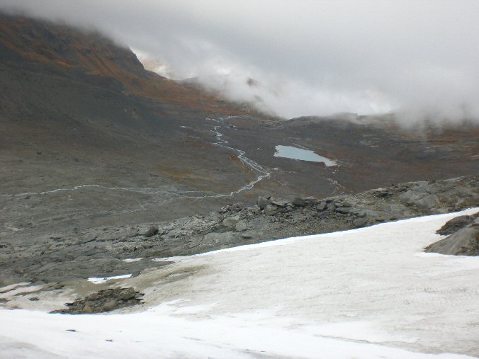 Petite Ciamarella (77).jpg - Le petit lac glaciaire en bas de la moraine